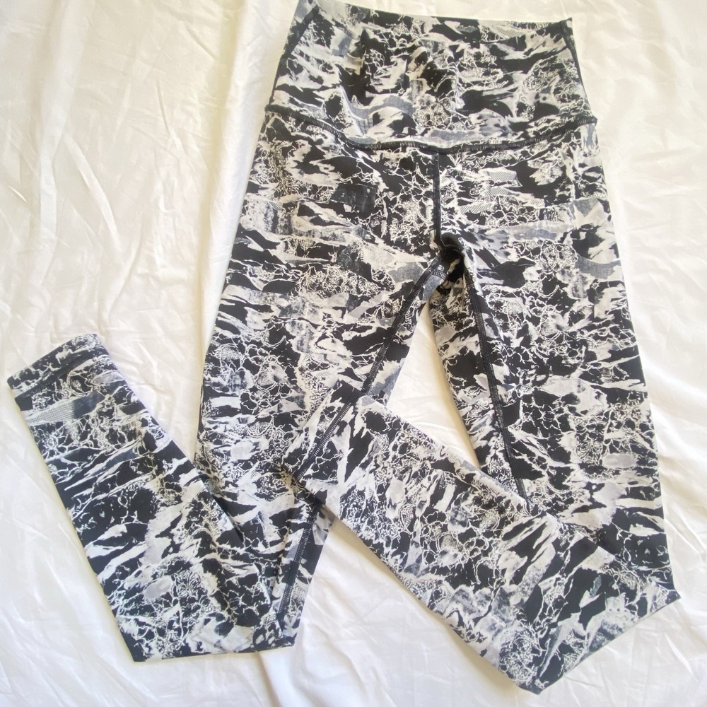 Lululemon Women's 4 Leggings Black White Abstract Marble Ink Blot High Rise